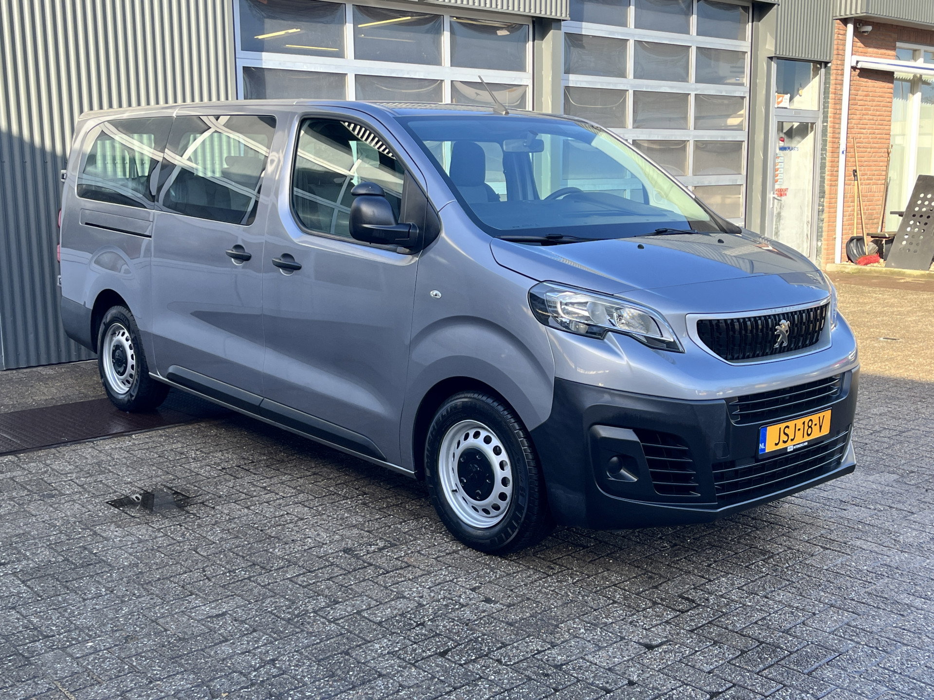 Foto van Peugeot Traveller