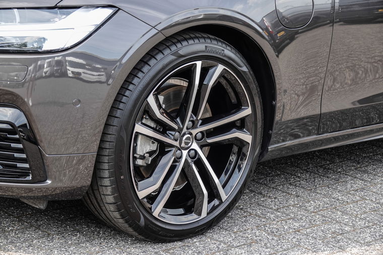 Volvo V90