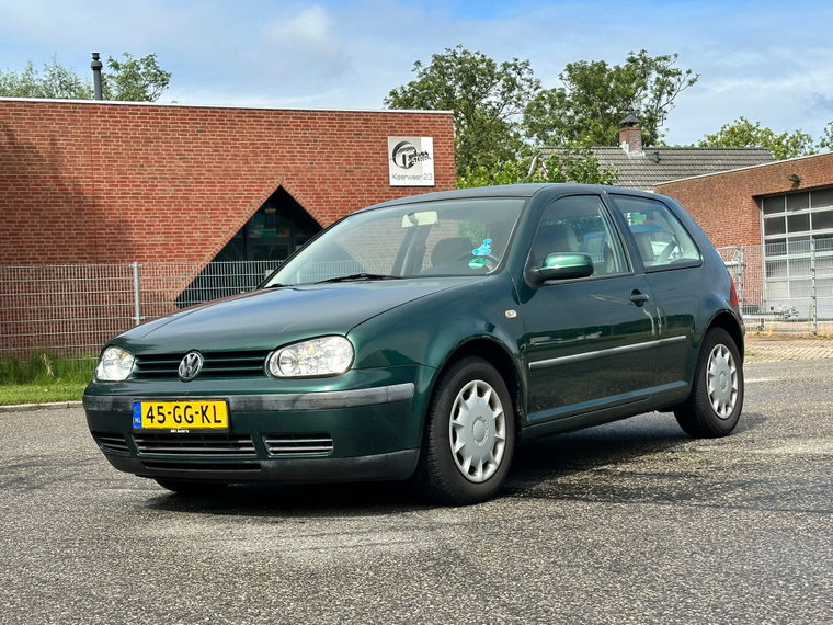 Volkswagen Golf foto 1