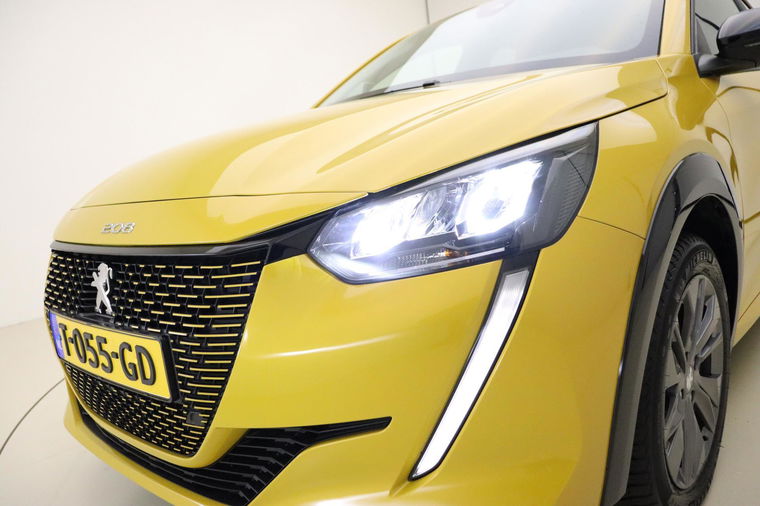 Peugeot e-208
