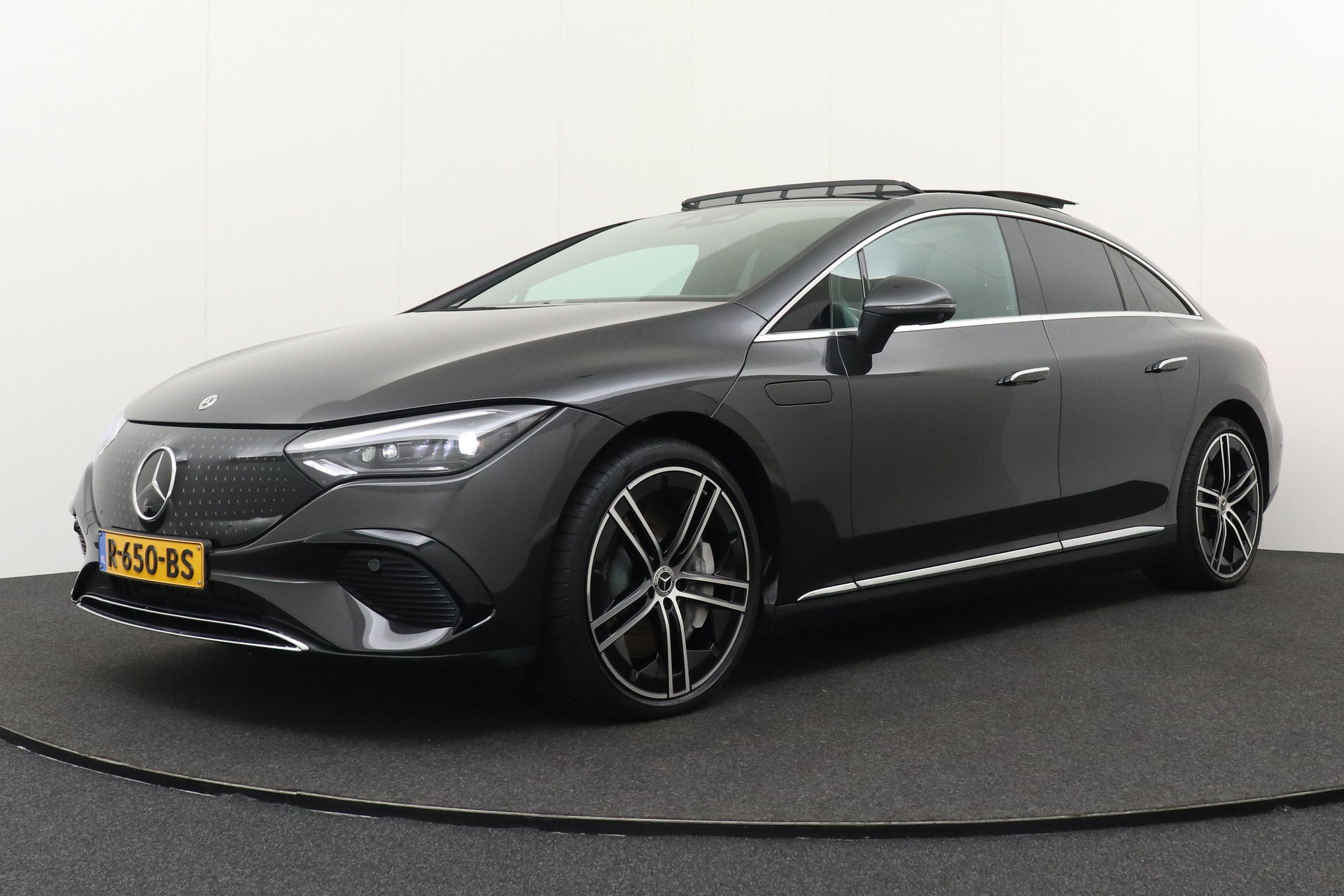 Foto van Mercedes-Benz EQE