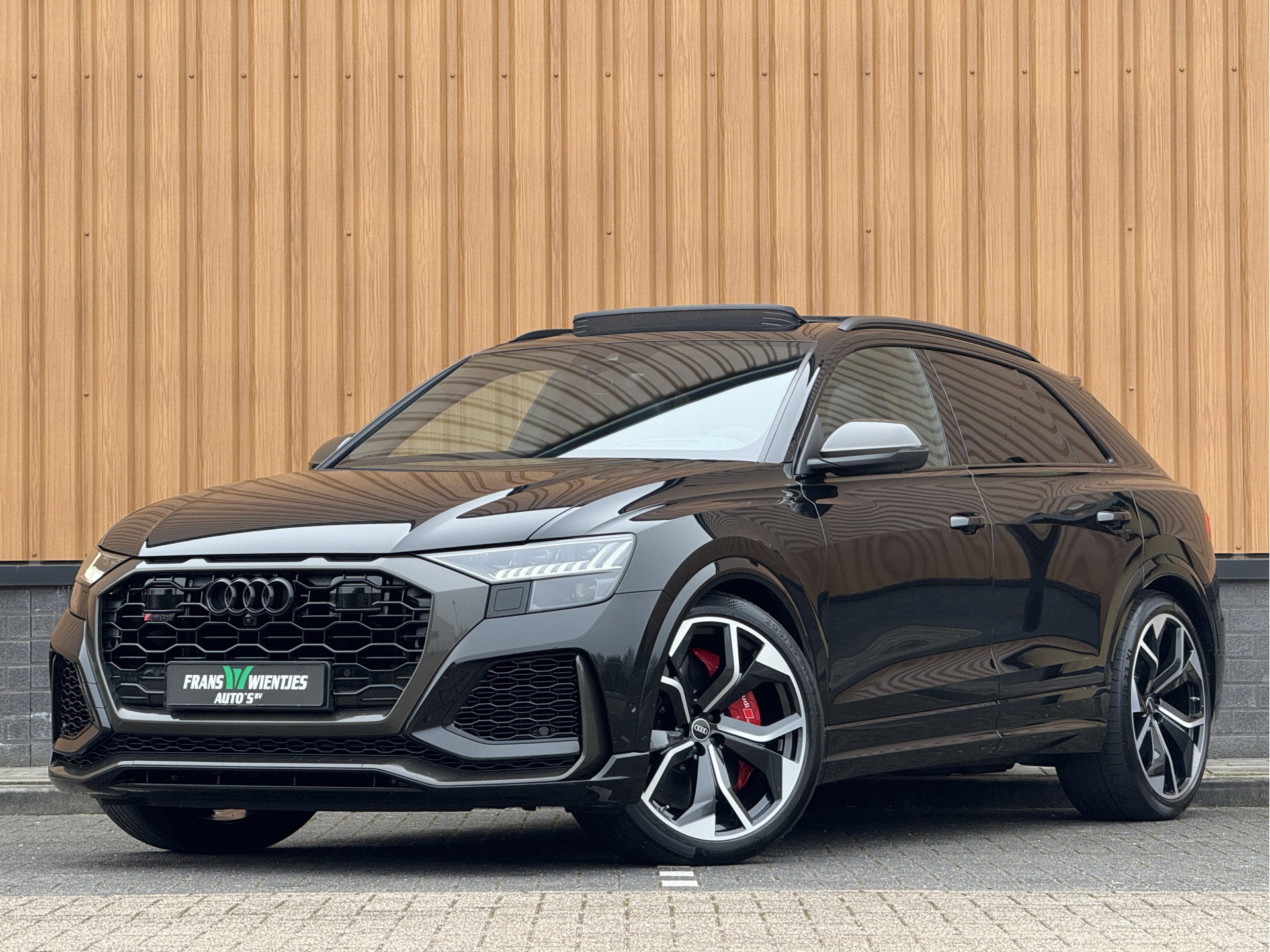 Foto van Audi RSQ8