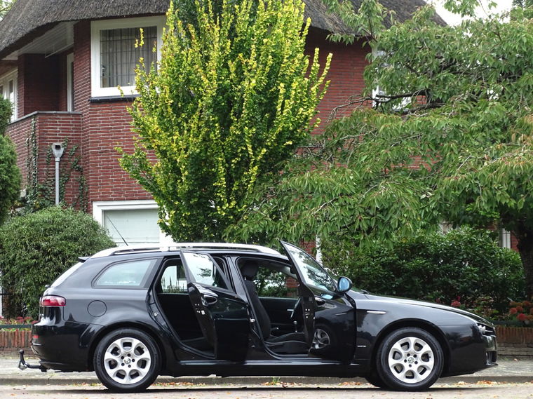 Alfa Romeo 159