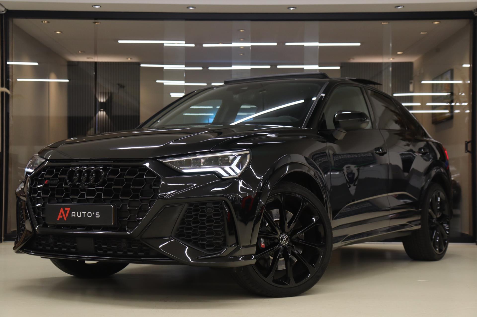 Foto van Audi RSQ3 Sportback