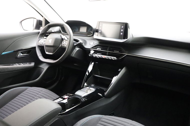 Peugeot e-208
