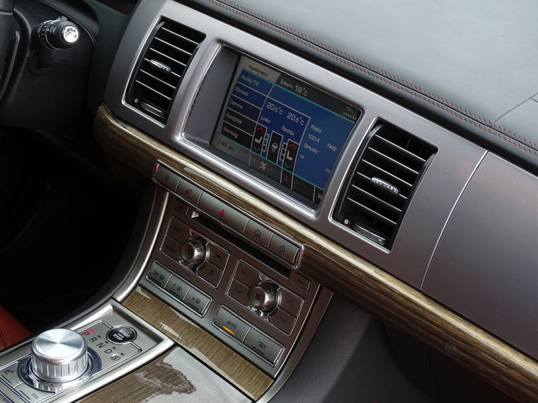 Jaguar XF