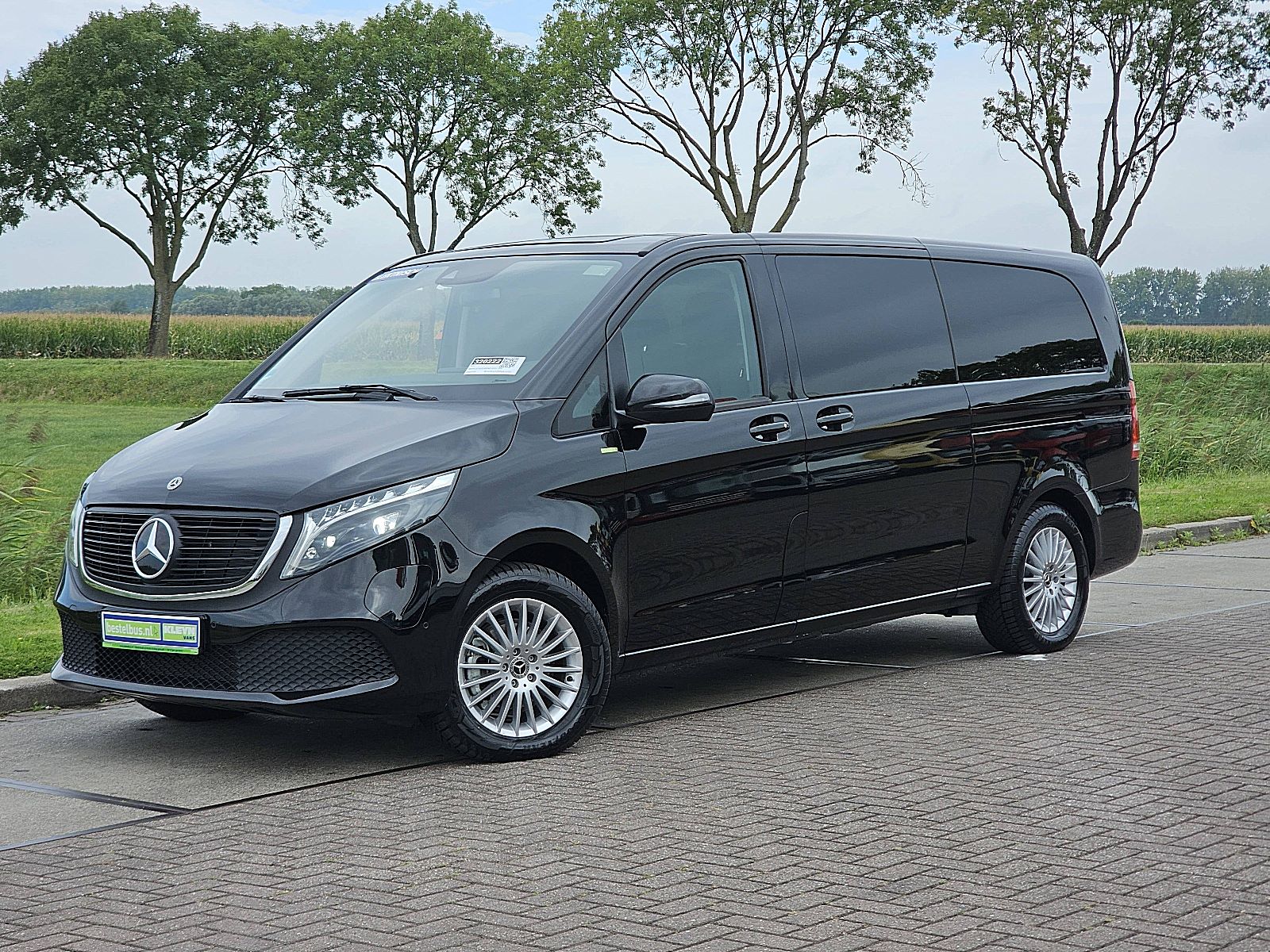 Foto van Mercedes-Benz EQV