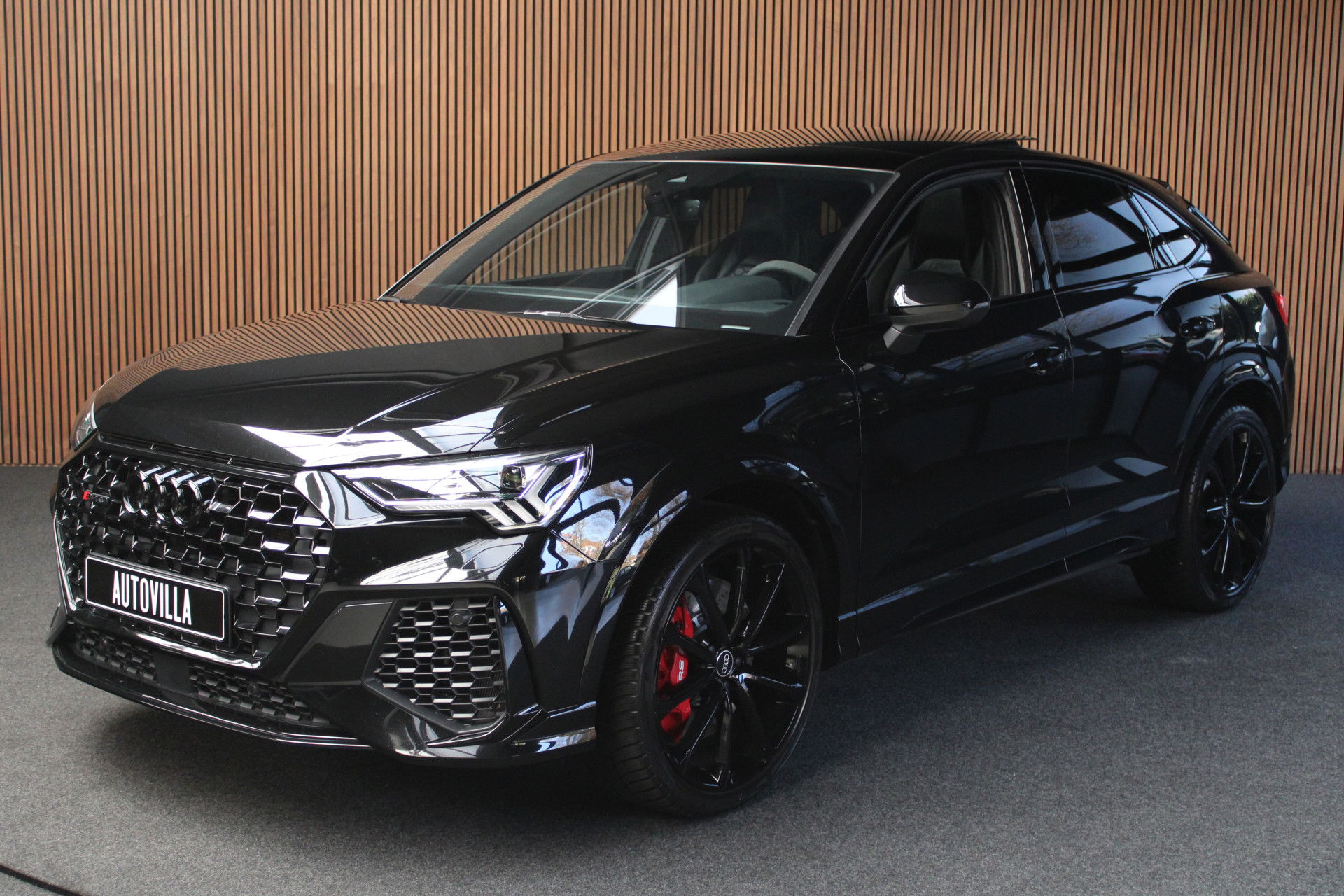 Foto van Audi RSQ3 Sportback