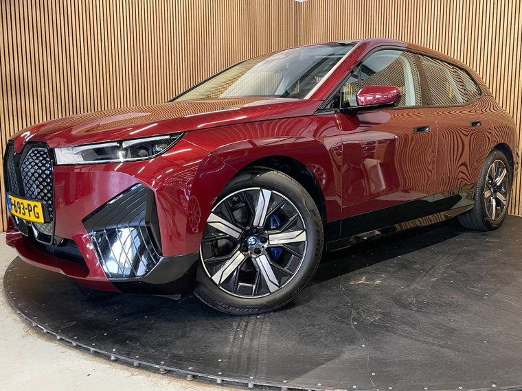 BMW iX