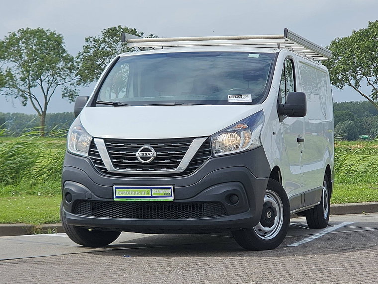Nissan NV300