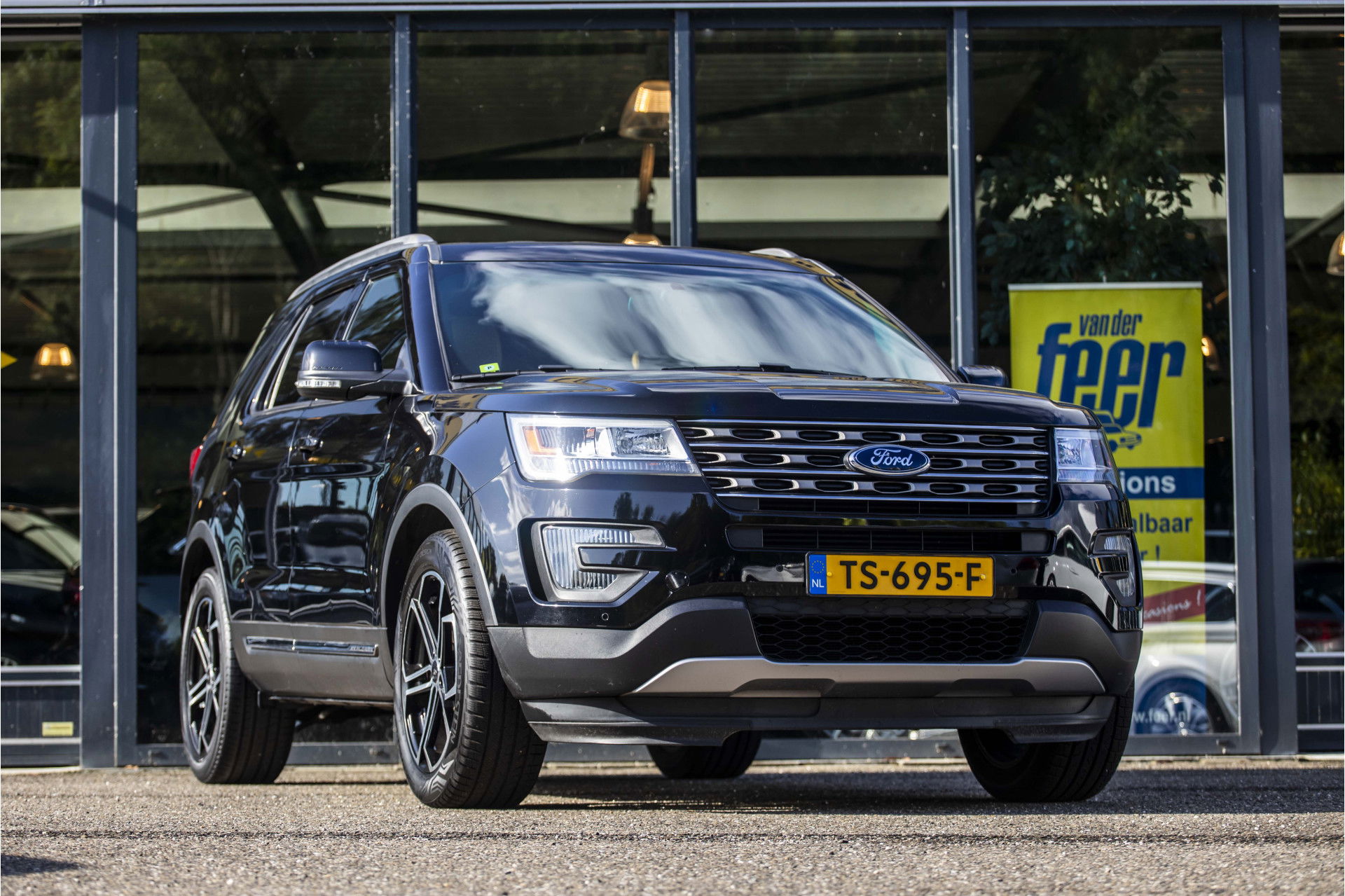 Foto van Ford EXPLORER XLT 7P