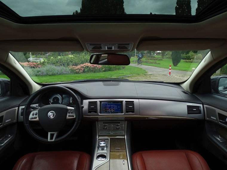 Jaguar XF