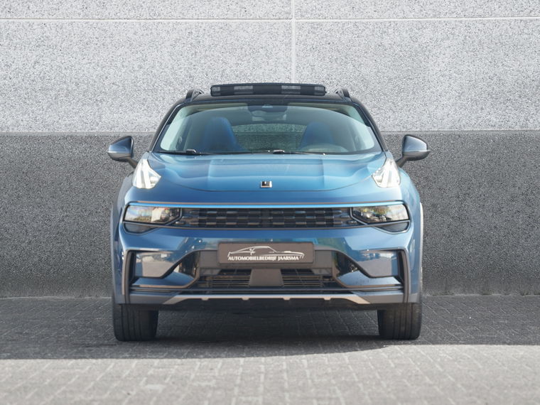 Lynk & Co 01