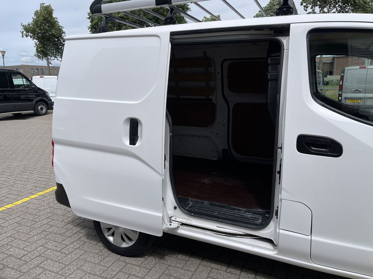 Nissan NV200