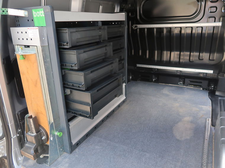 Nissan NV200