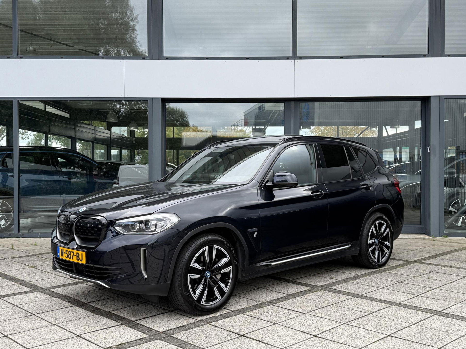 Foto van BMW iX3