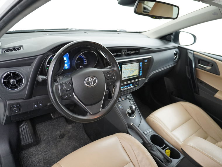 Toyota Auris Touring Sports