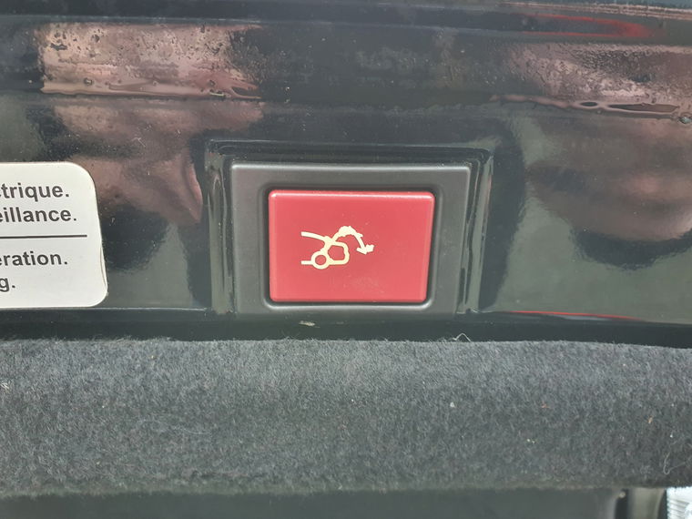 Peugeot 607
