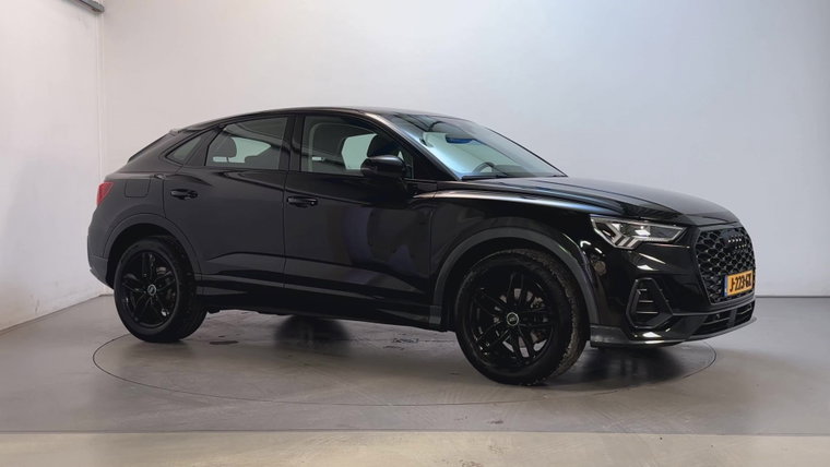 Audi Q3 foto 1