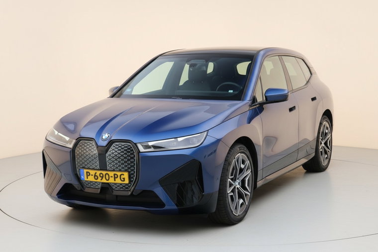 BMW iX
