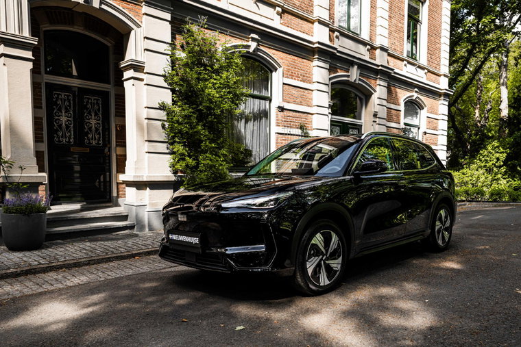 Foto van Geely E5