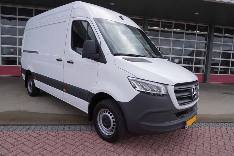Mercedes-Benz Sprinter foto 1