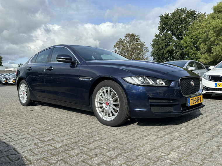 Foto van Jaguar XE
