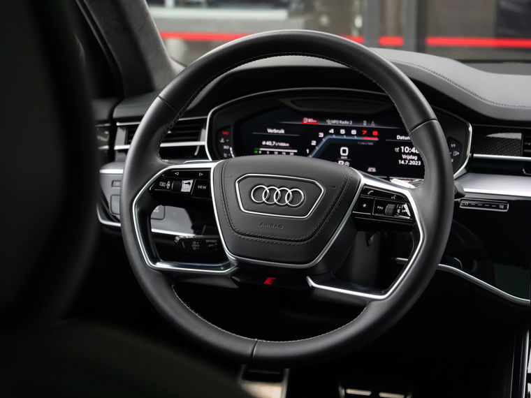 Audi S8
