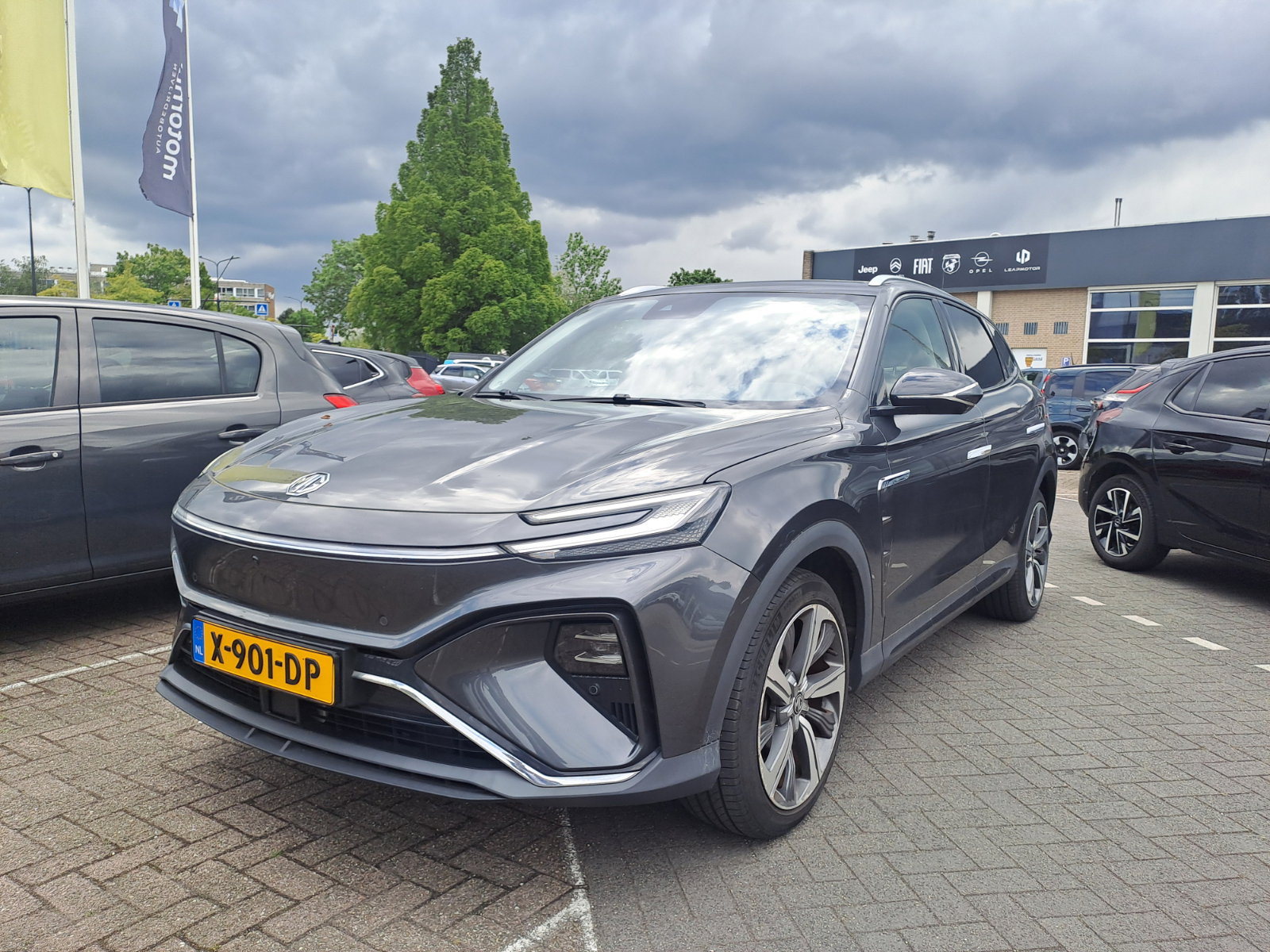Foto van MG Marvel R