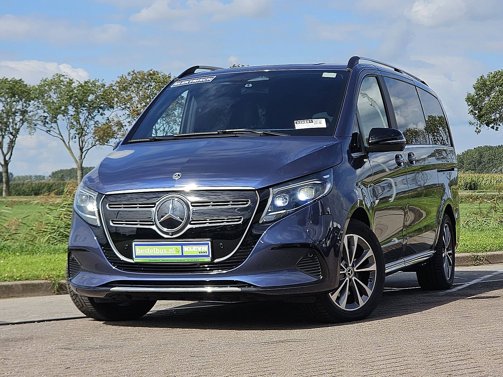 Foto van Mercedes-Benz EQV