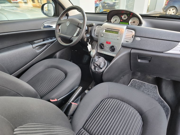 Lancia Ypsilon