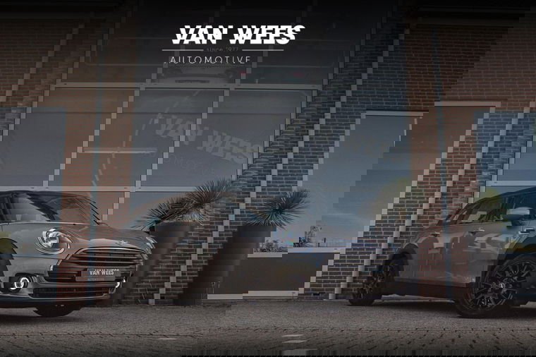 Foto van MINI Clubman 1.5 F54 One D Facelift | 2e eigenaar | Origineel | Navi | Cruise control | Climate control | Bluetooth | PDC | 16 inch |