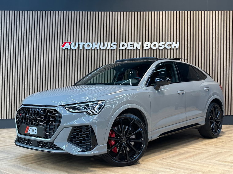 Foto van Audi RSQ3