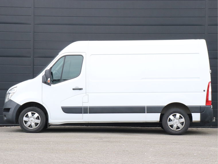 Nissan Interstar
