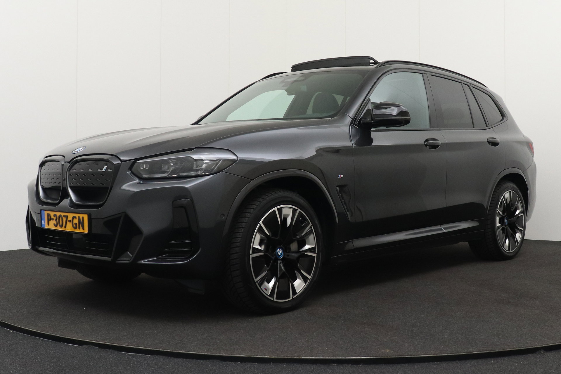 Foto van BMW iX3