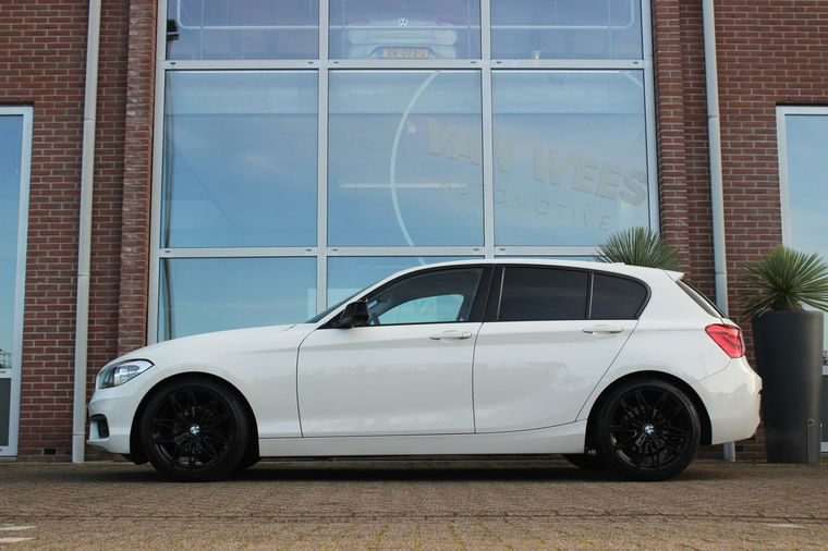 BMW 1-serie 116i F20 Essential Facelift 5-deurs | NL auto | Sportstuur | PDC | Navi | Cruise-control | NAP | Alpinweiss |