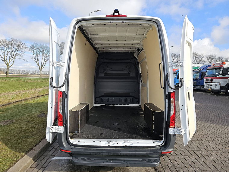 Mercedes-Benz eSprinter