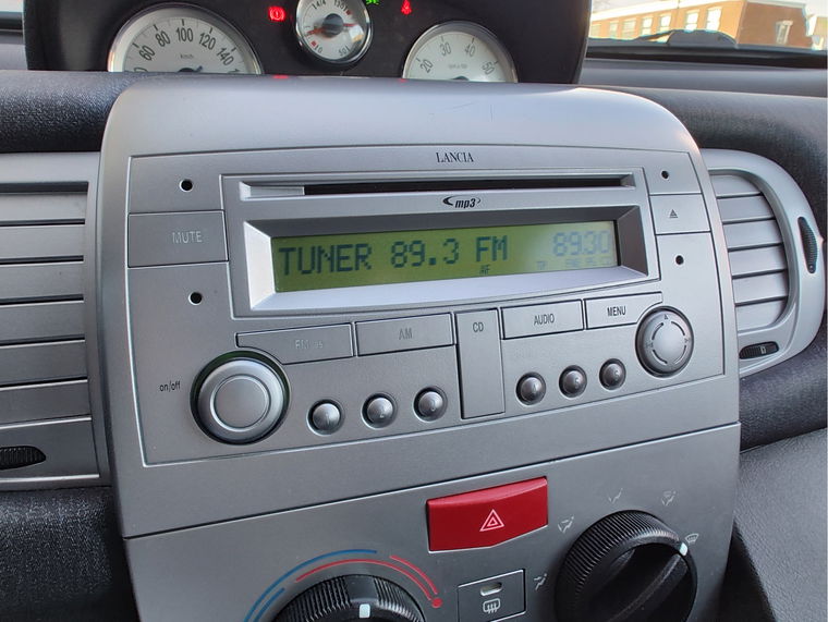 Lancia Ypsilon