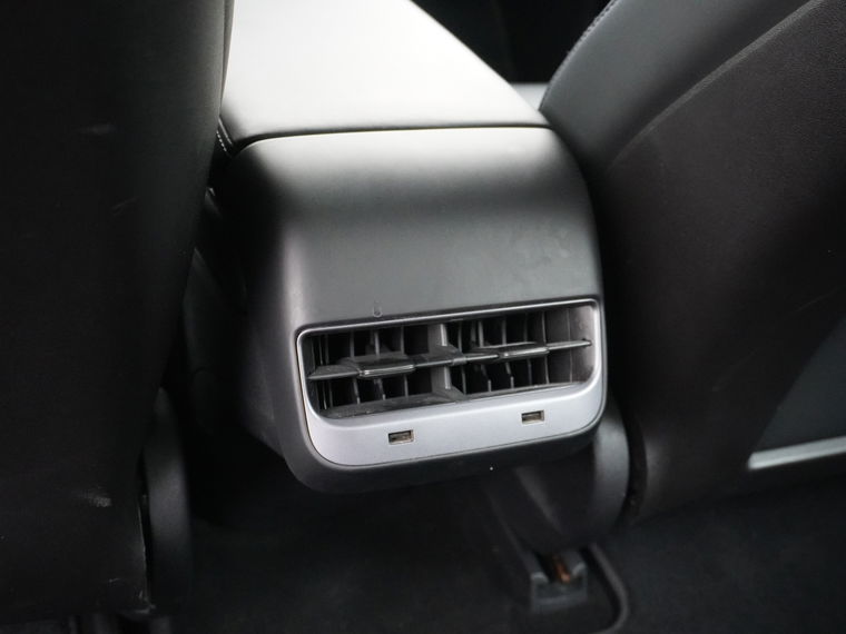 Tesla Model 3 Gerserveerd
