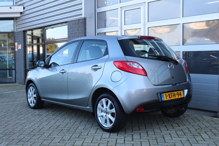 Mazda 2