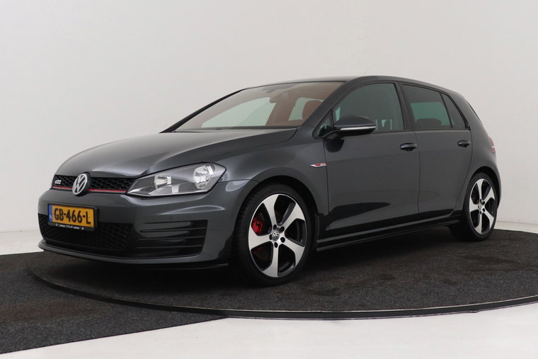 Volkswagen Golf foto 1