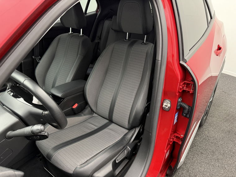 Peugeot e-2008