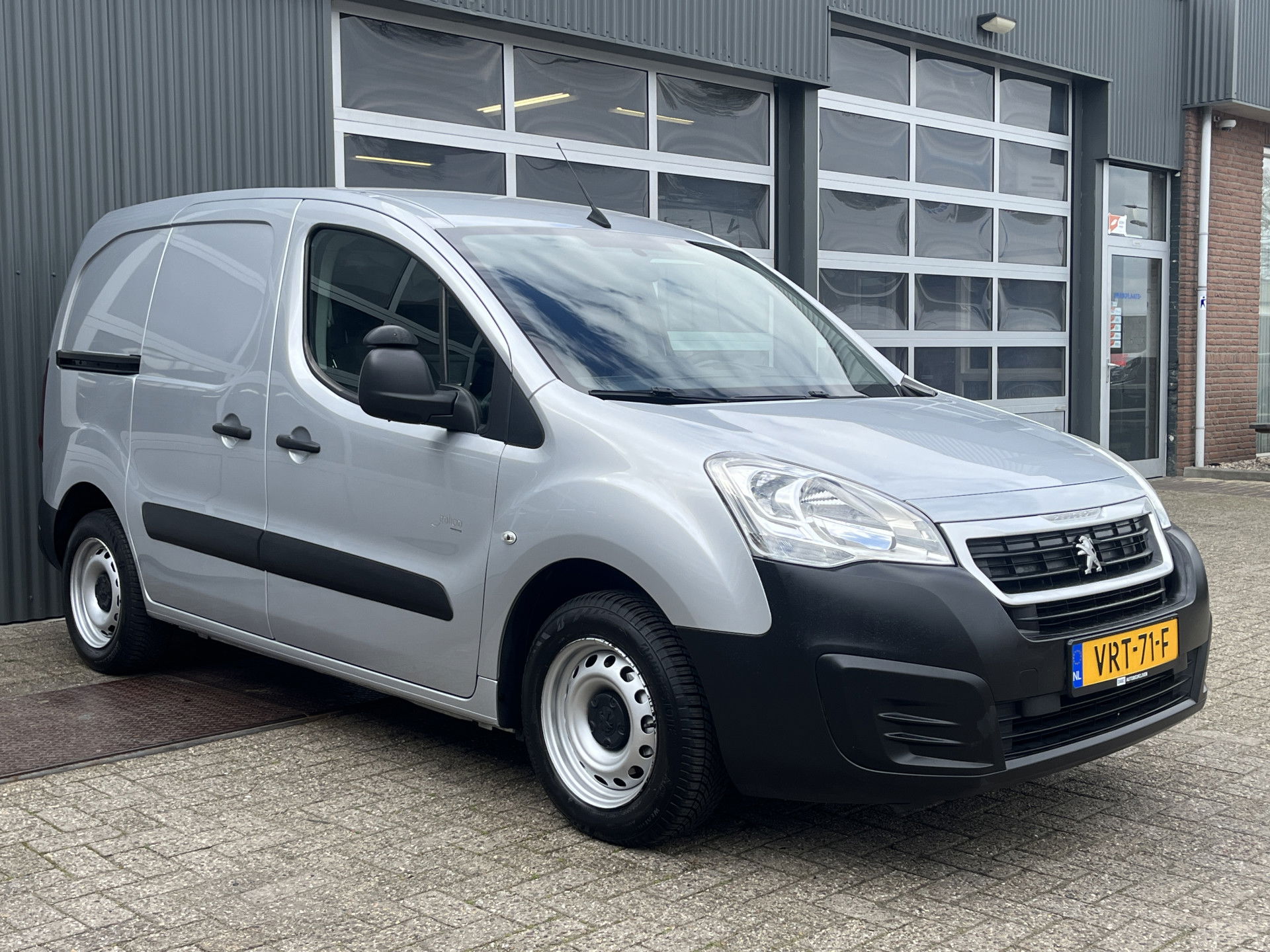 Foto van Peugeot Partner