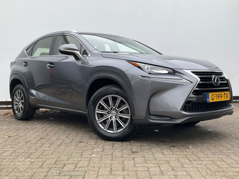 Foto van Lexus NX