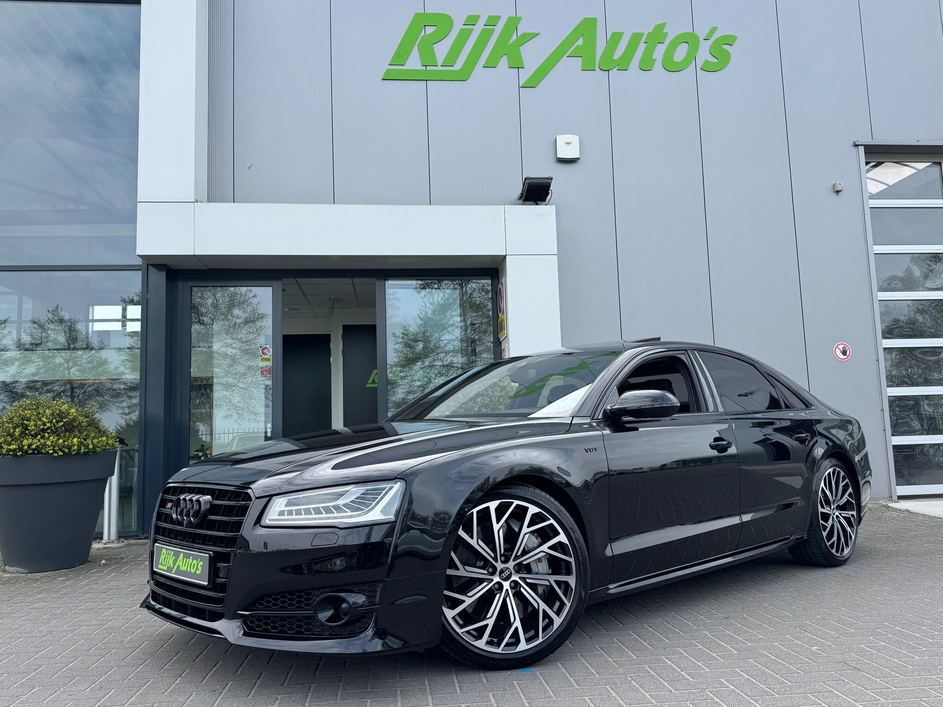 Foto van Audi S8