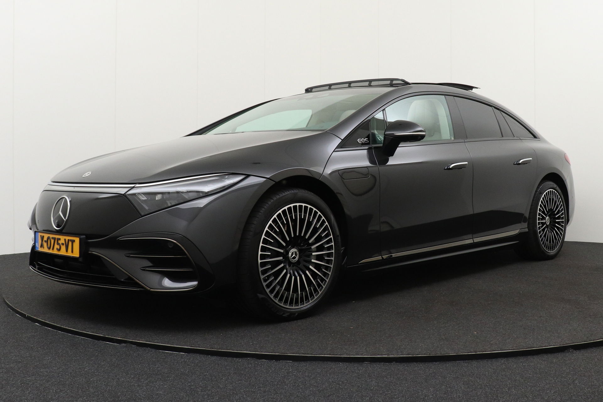 Foto van Mercedes-Benz EQS