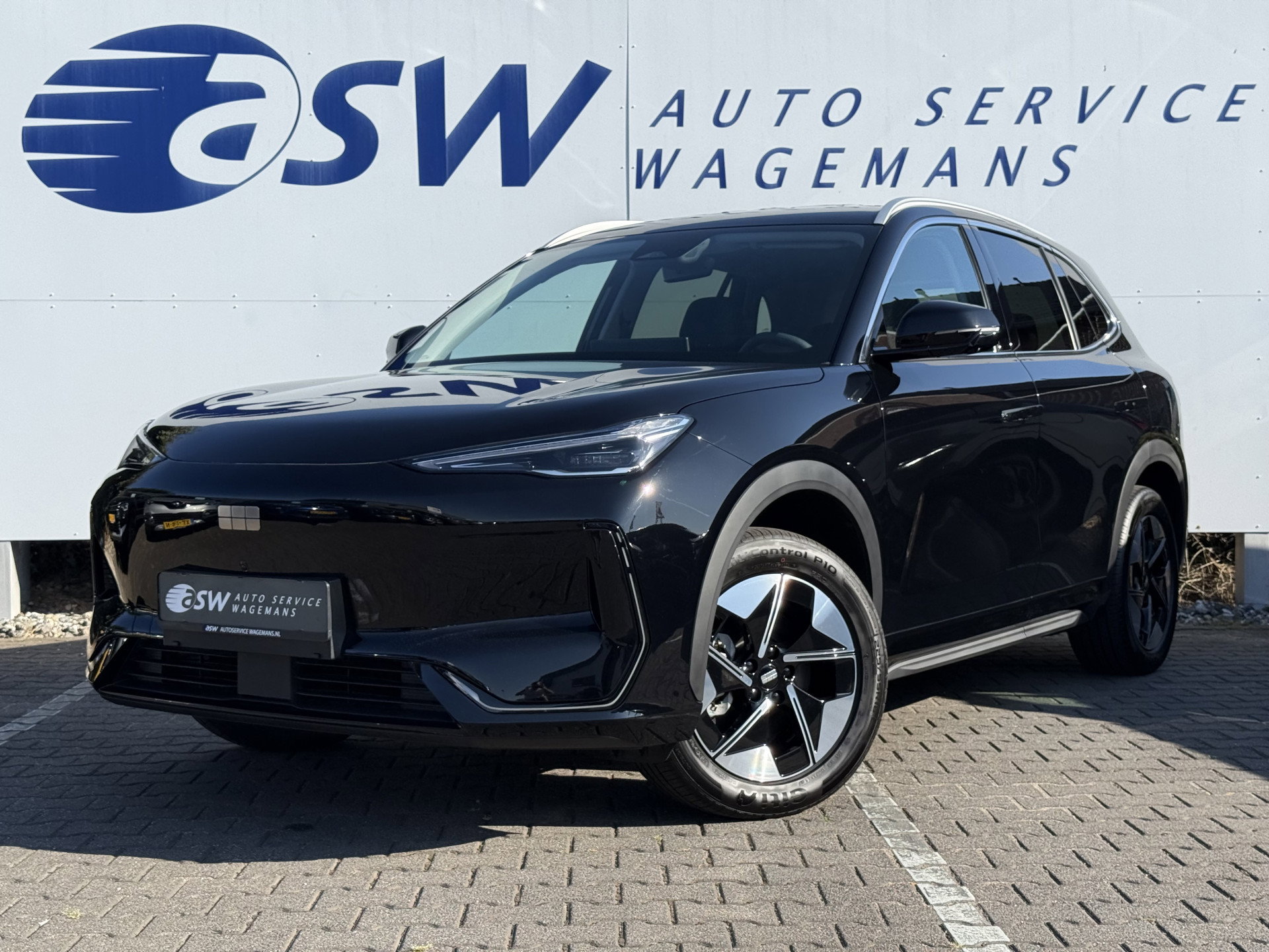 Foto van Geely E5