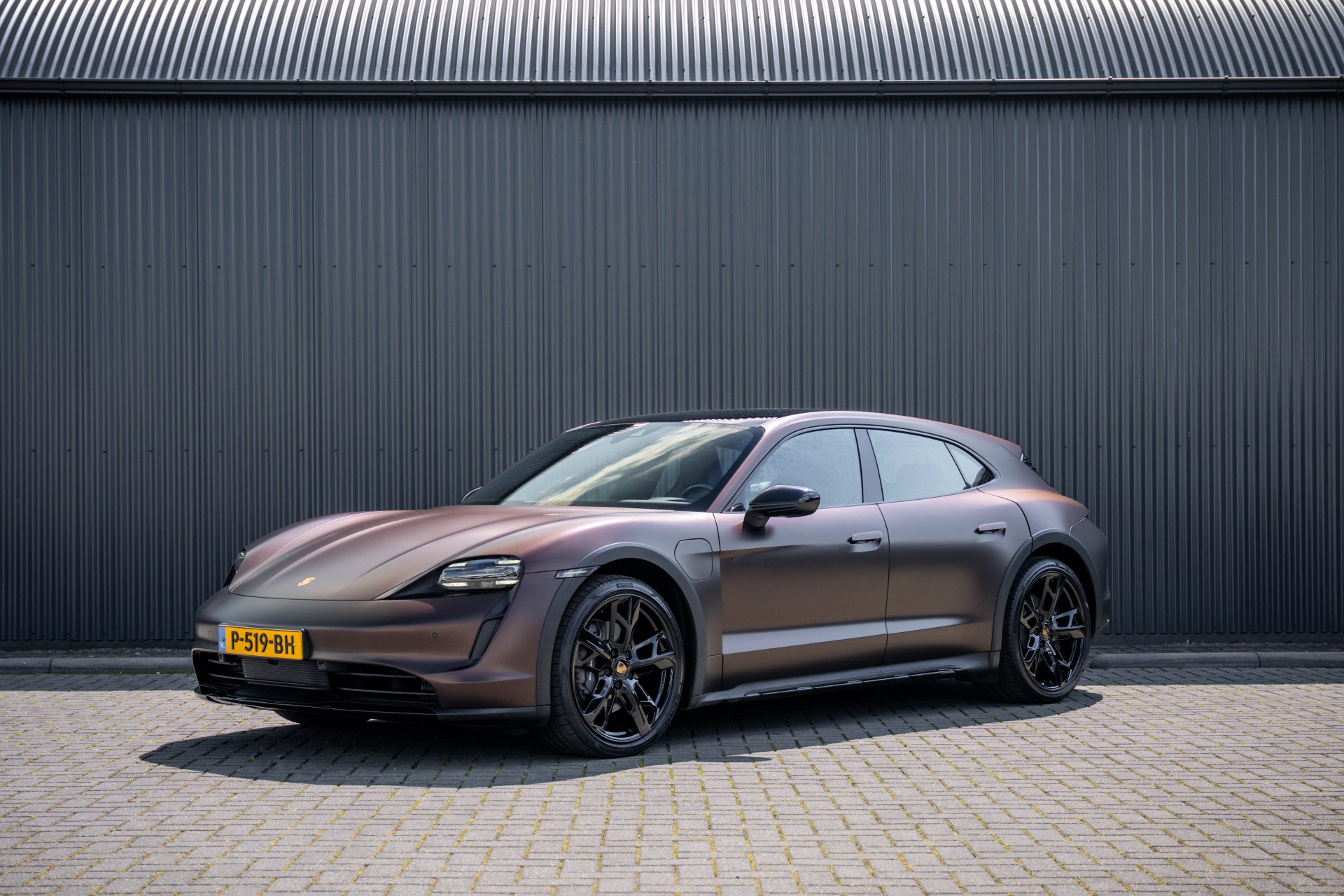 Foto van Porsche Taycan Cross Turismo 4 | 93kWh | SOH 91% | Luchtvering | Panoramdak