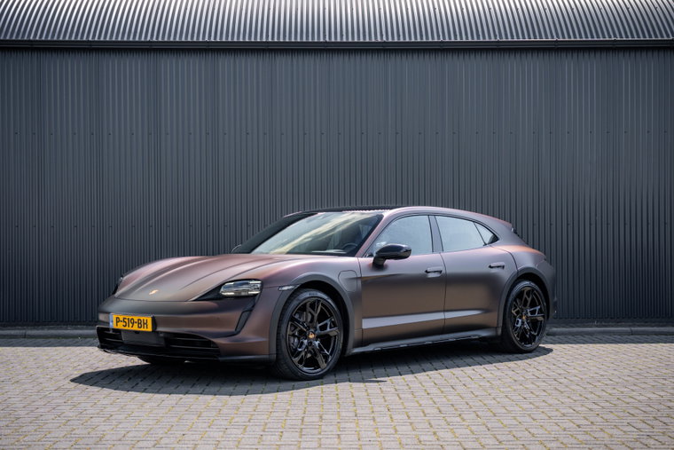 Foto van Porsche Taycan Cross Turismo 4 | 93kWh | SOH 91% | Luchtvering | Panoramdak