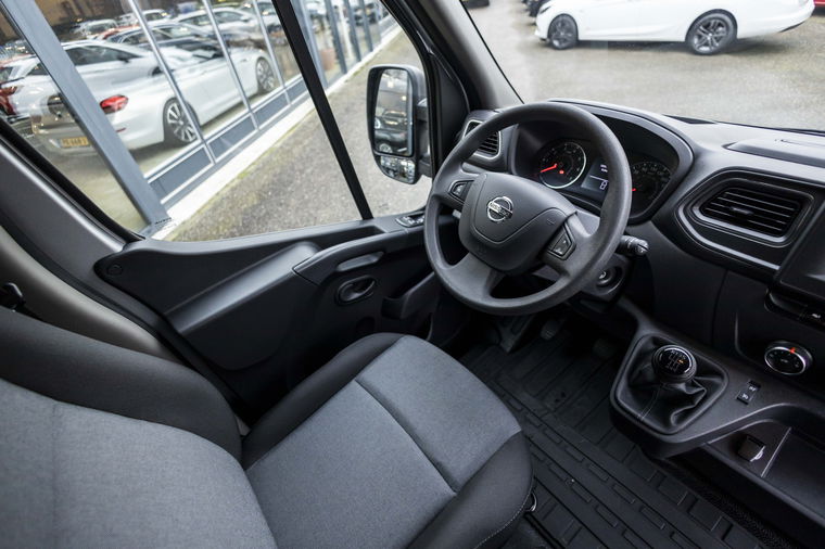 Nissan Interstar
